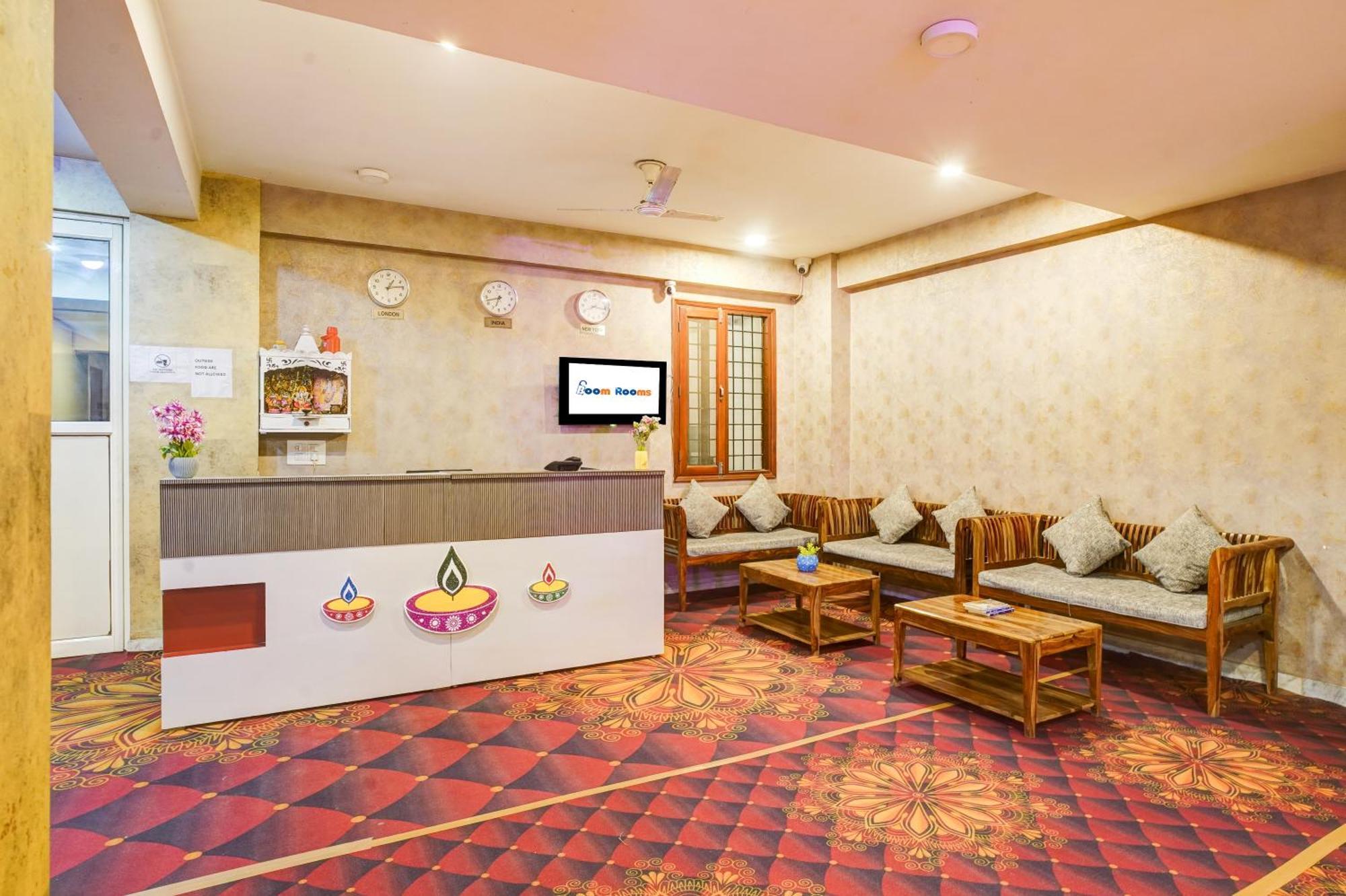 Hotel The York - Couple-Unfriendly Hotel Noida Eksteriør billede